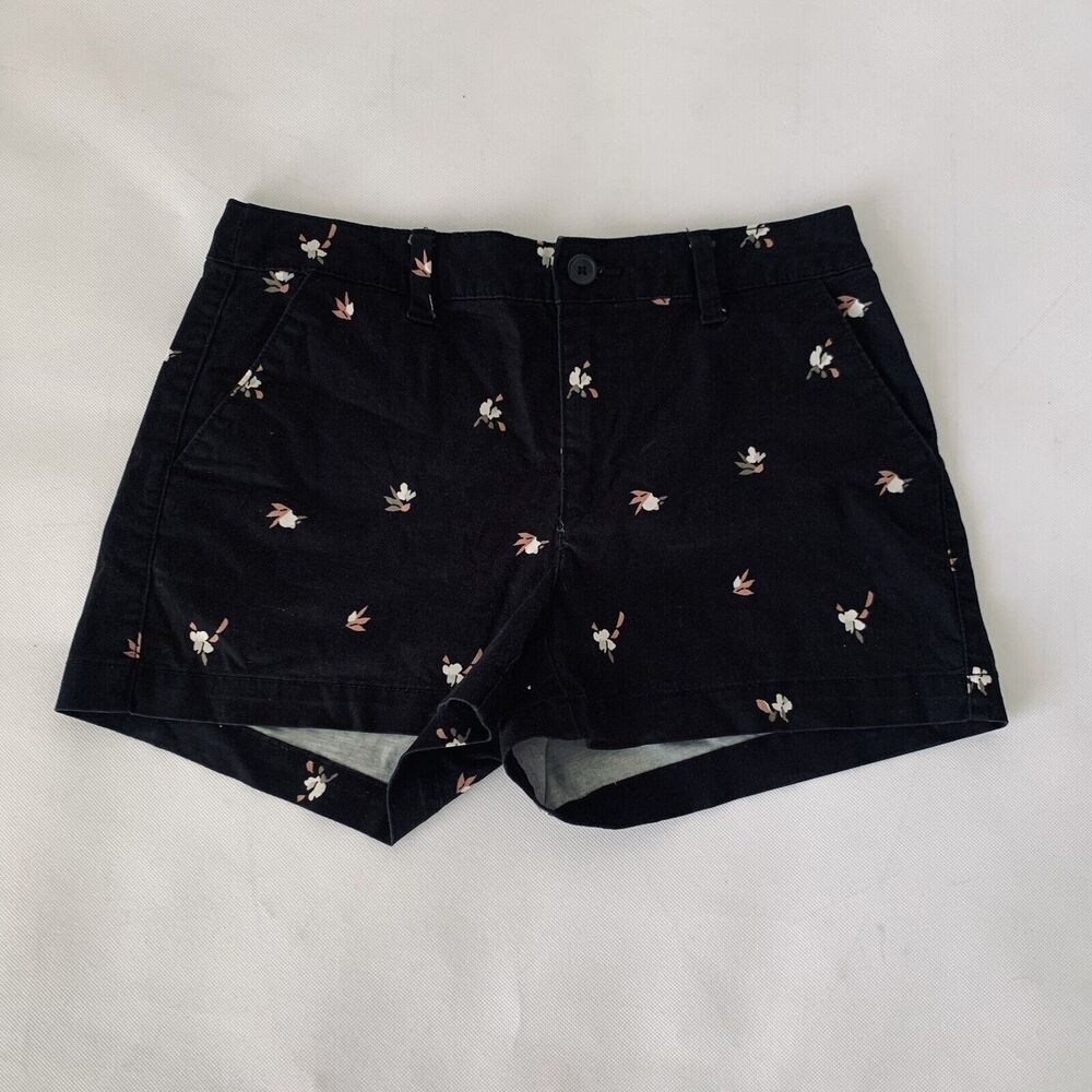 A New Day Shorts Womens Size 2 Black Floral Mid Rise Flat Front 3" Inseam Pocket